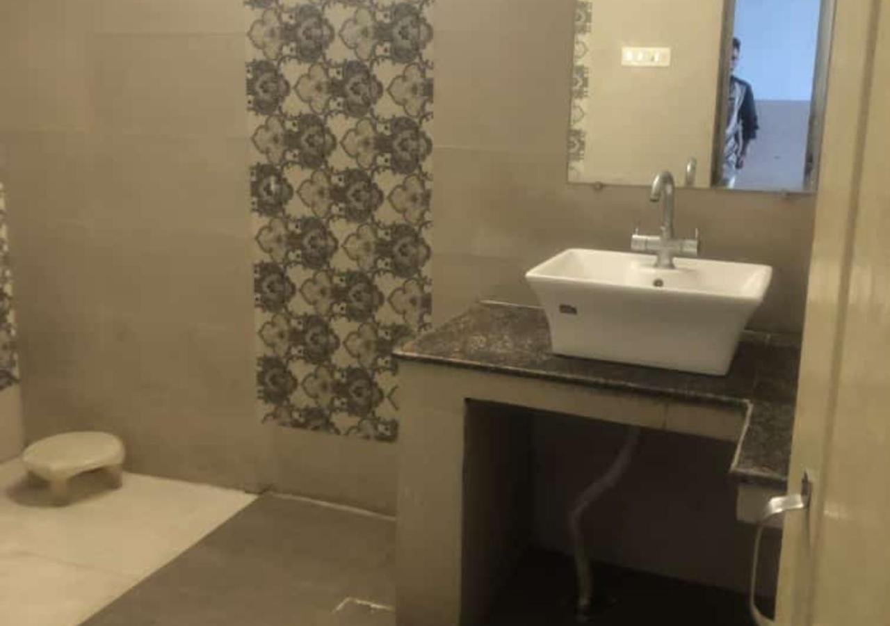 Shree Chitra Residency By Grb Hotel Haridwār Eksteriør billede